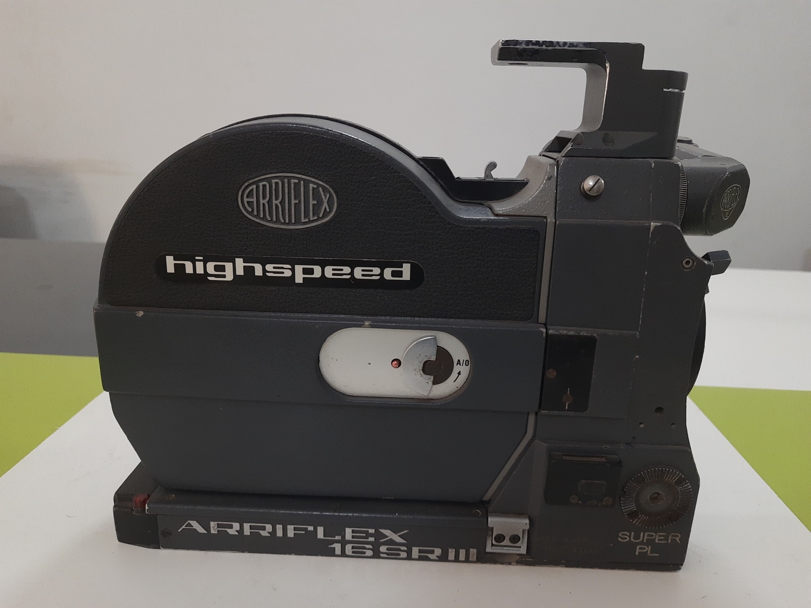 Arriflex 16 SR2 Camera Body (S/No. 75432H)