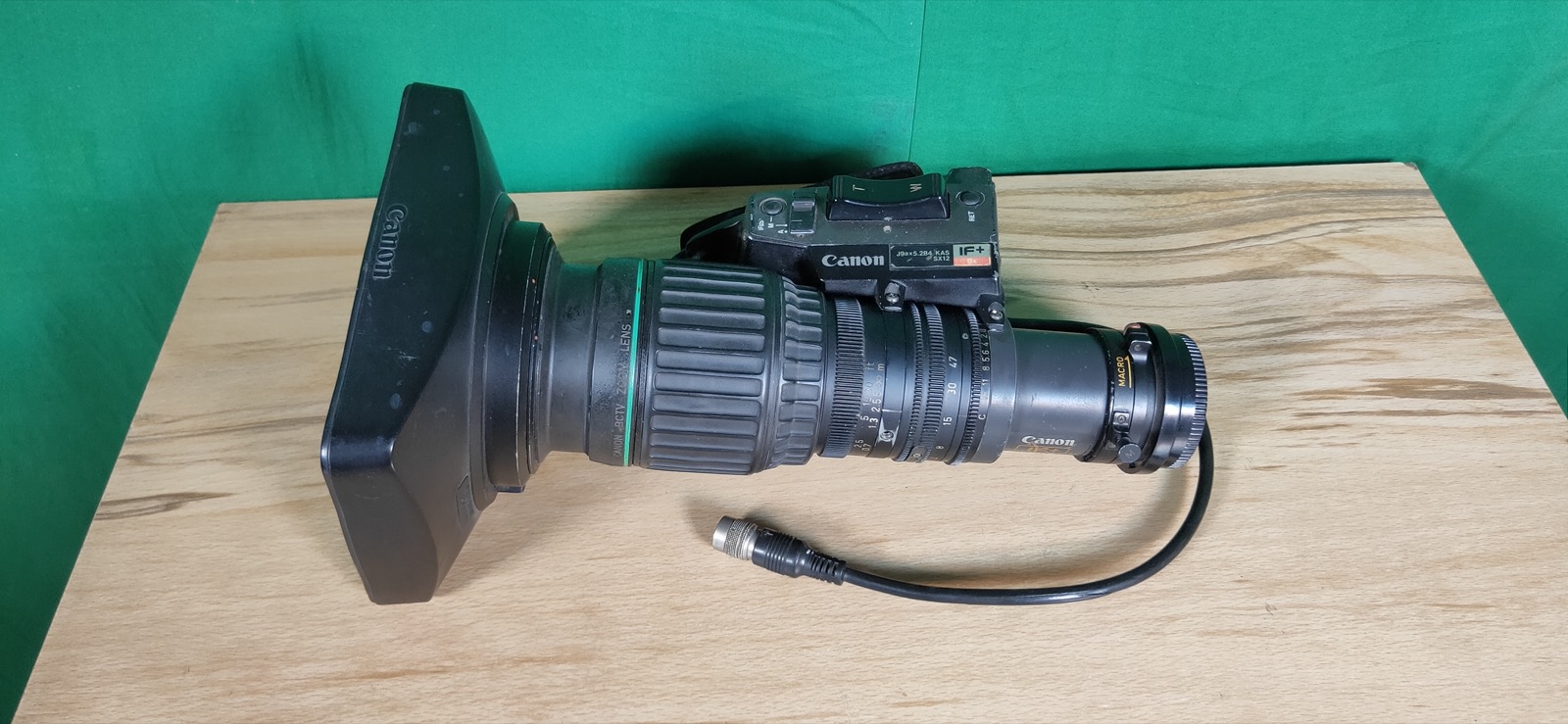 Canon J9x5.2 Wide Angle Zoom Lens