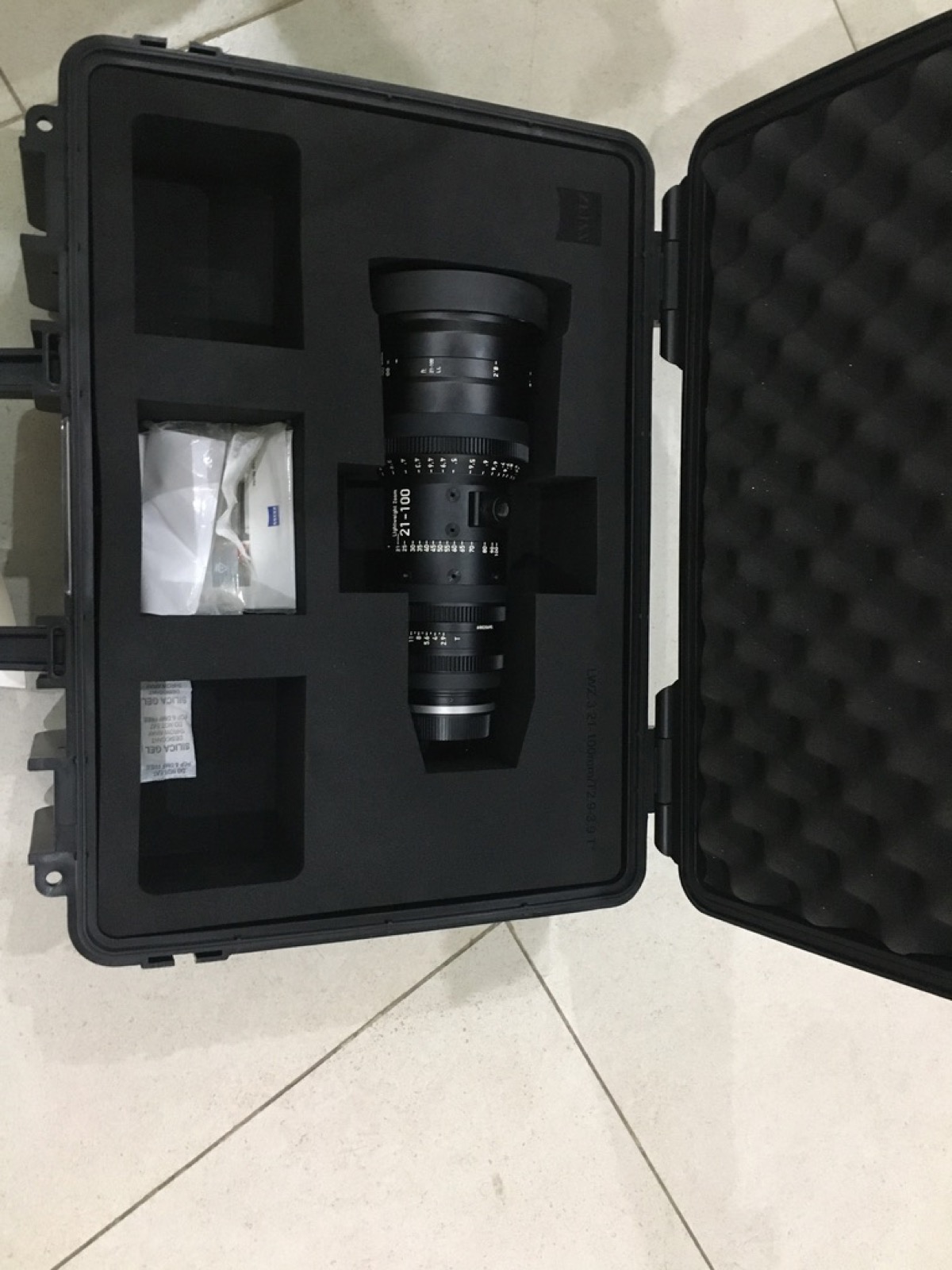 Zeiss 21-100 Lightweight Zoom LWZ
