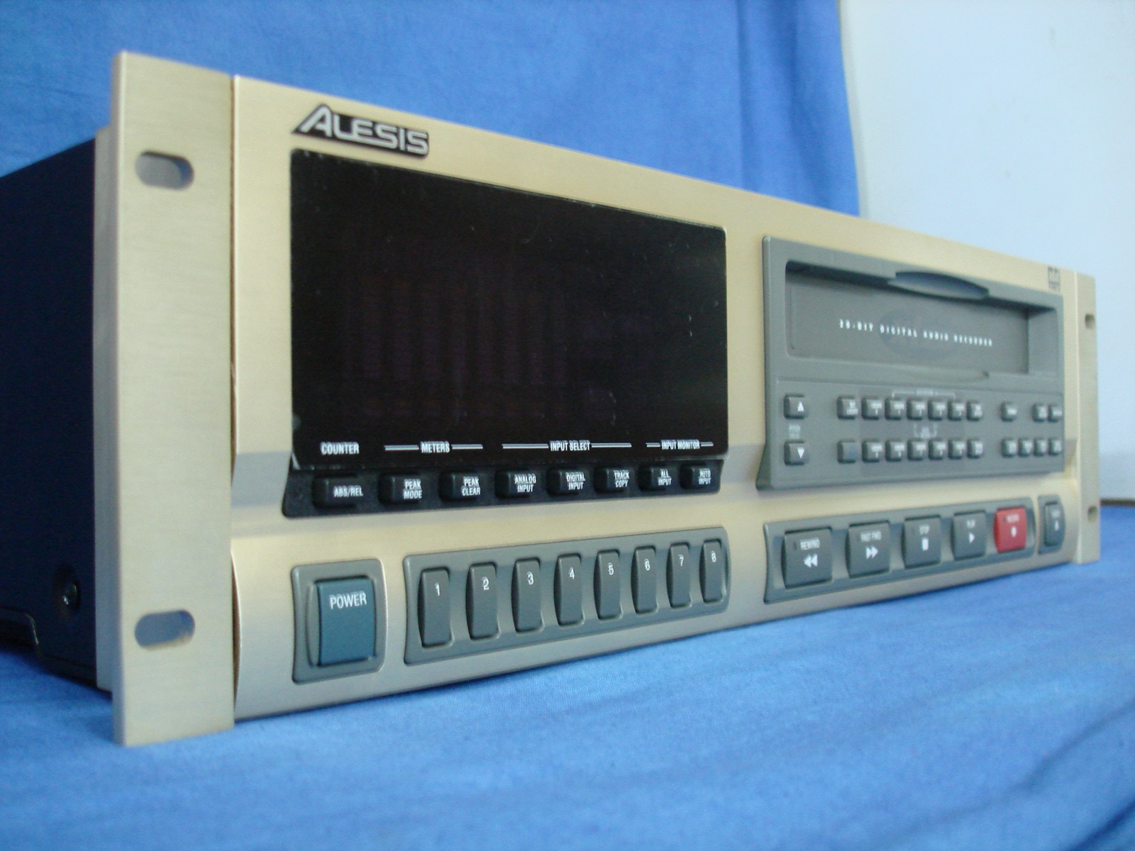 Alesis XT20 ADAT Type II 20 Bit Digital Audio Recorder