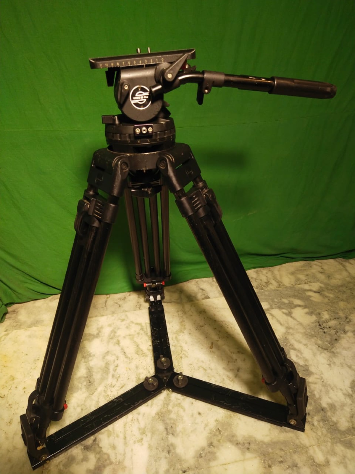 O'Connor / Miller / Sachtler / Vinten Tripod Heads